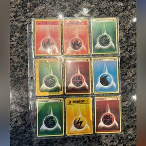 Set of 18 energy Pokémon cards